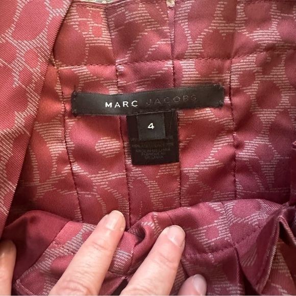 Marc Jacobs Size 4 Pink Floral 100% Silk Peplum Top Blouse Designer - Picture 4 of 11
